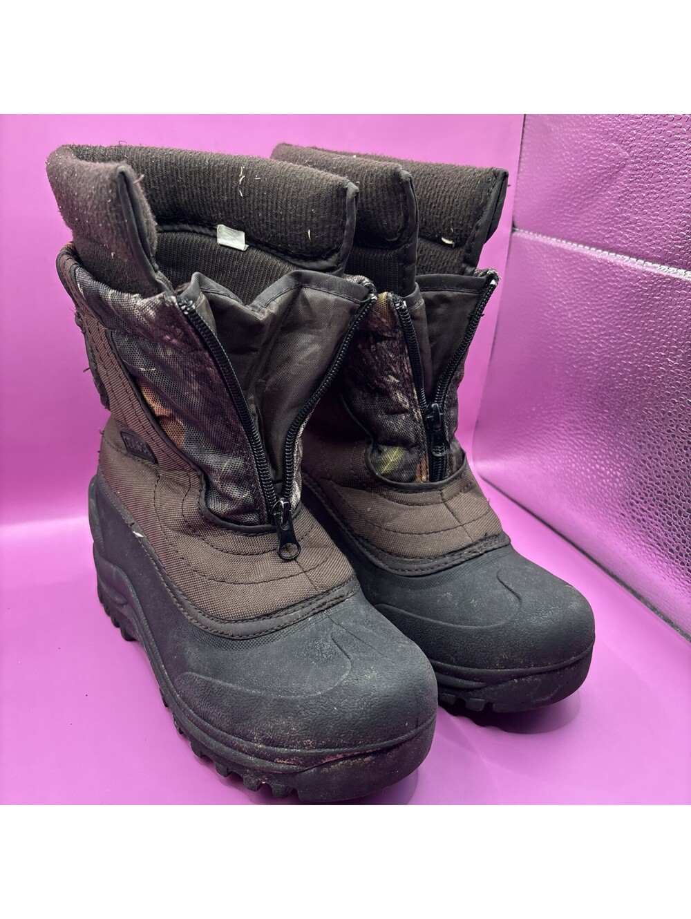 Itasca Youth Size 2 Camouflage Rubber Snow Boots with Remov.
